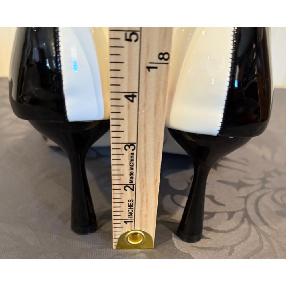 Women's Black White Patent Leather Pointed Toe Pumps Size 41 Kitten Heel - Picture 5 of 8